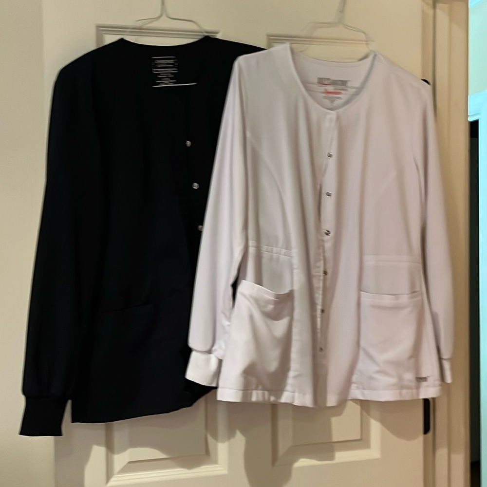 2 size large scrub jackets